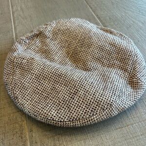 Stylish Houndstooth Flat Cap
